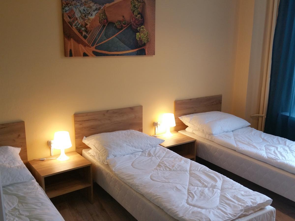 Kaktus Guest House 2 Варшава Экстерьер фото
