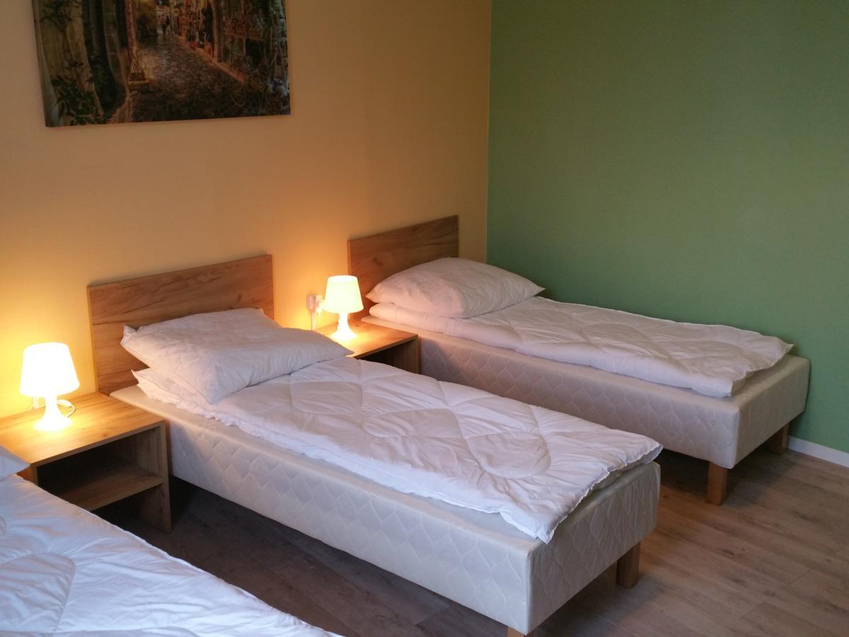 Kaktus Guest House 2 Варшава Экстерьер фото