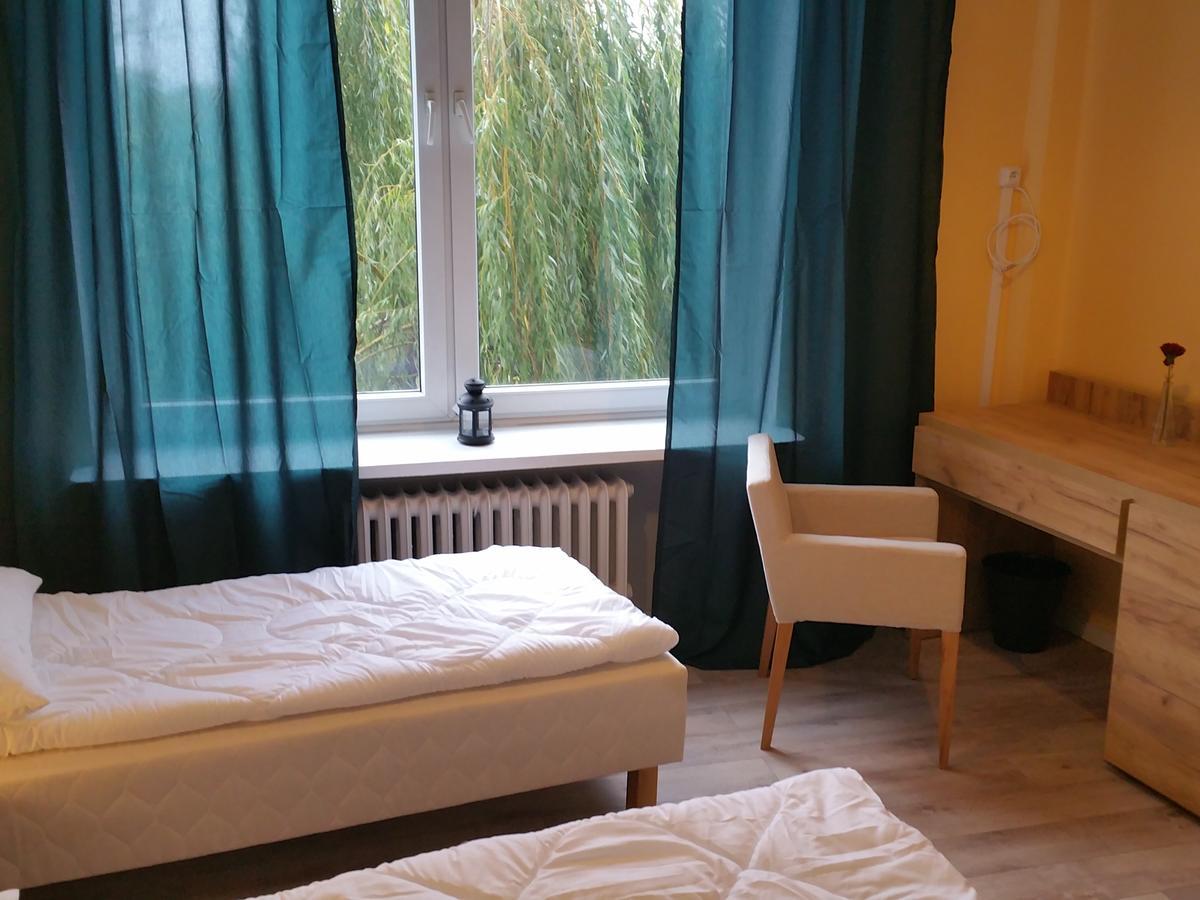 Kaktus Guest House 2 Варшава Экстерьер фото