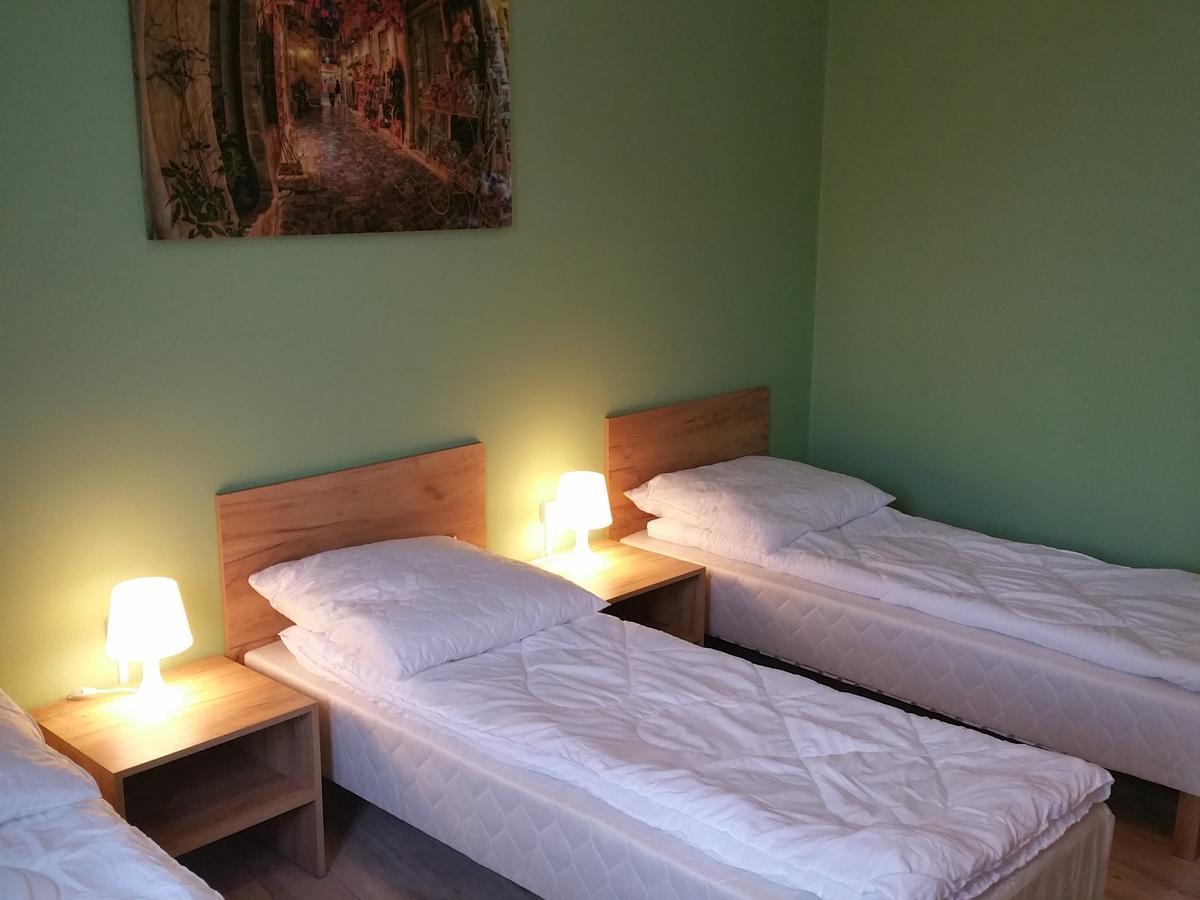 Kaktus Guest House 2 Варшава Экстерьер фото